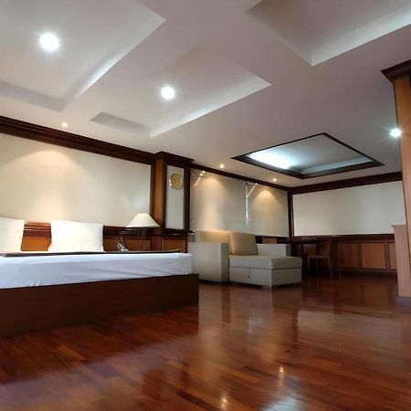 Alameda Suites Hotel Bangkok Buitenkant foto