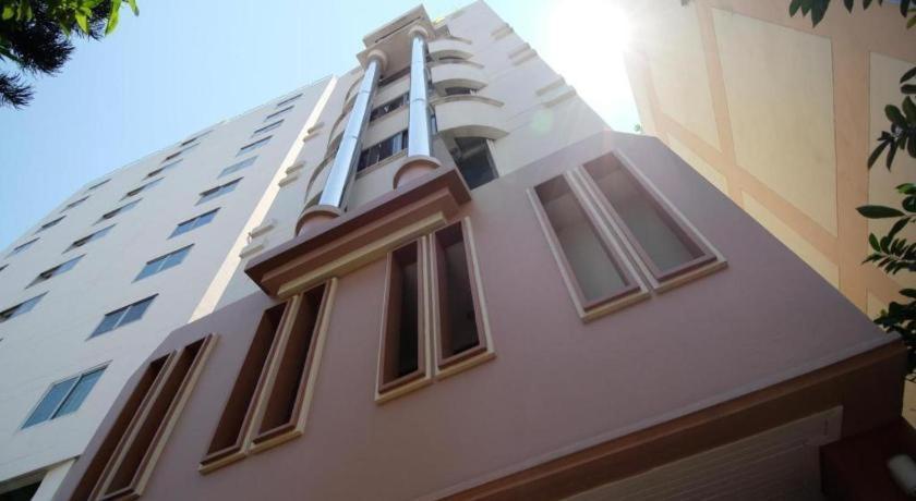 Alameda Suites Hotel Bangkok Buitenkant foto