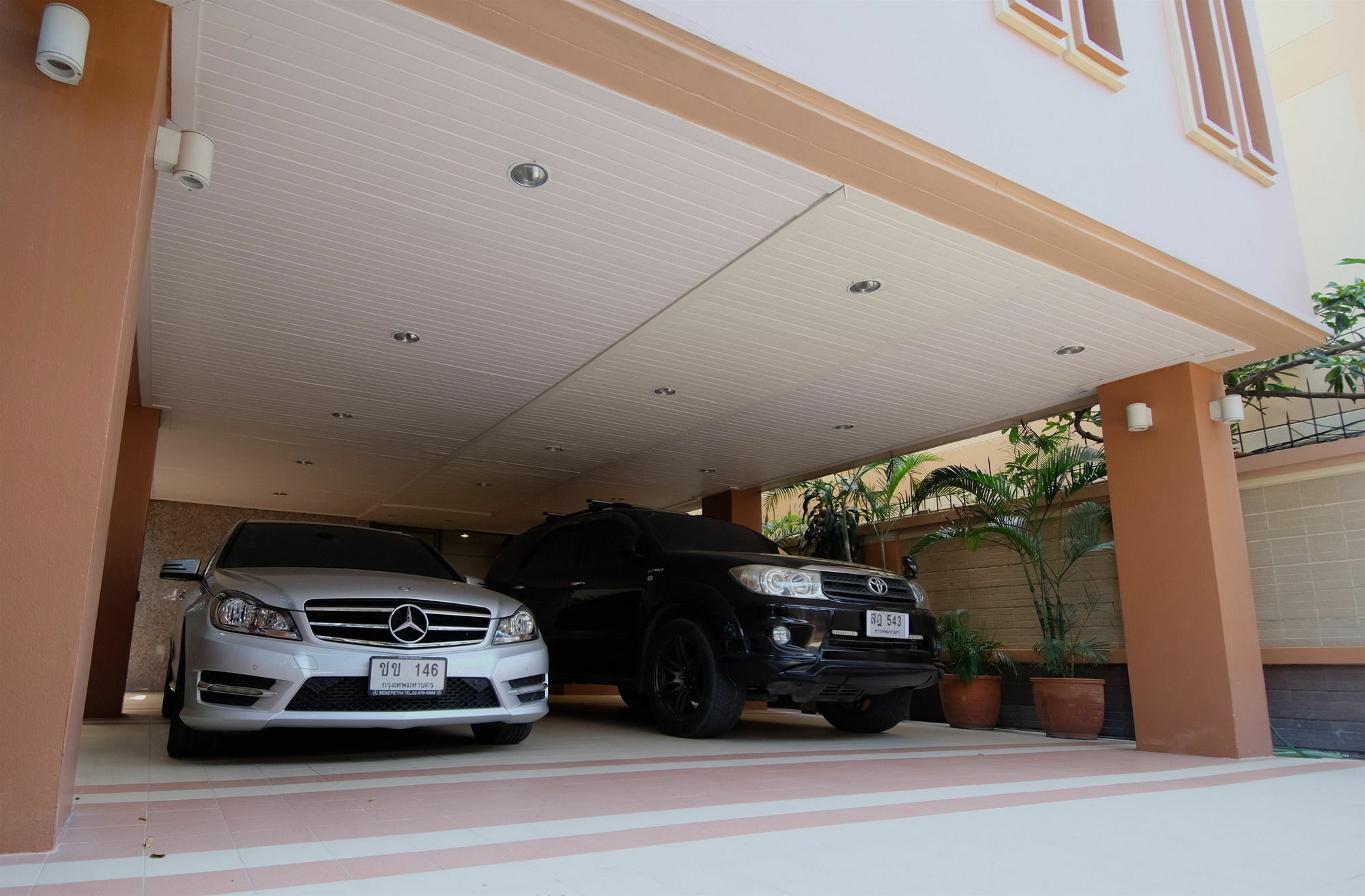 Alameda Suites Hotel Bangkok Buitenkant foto