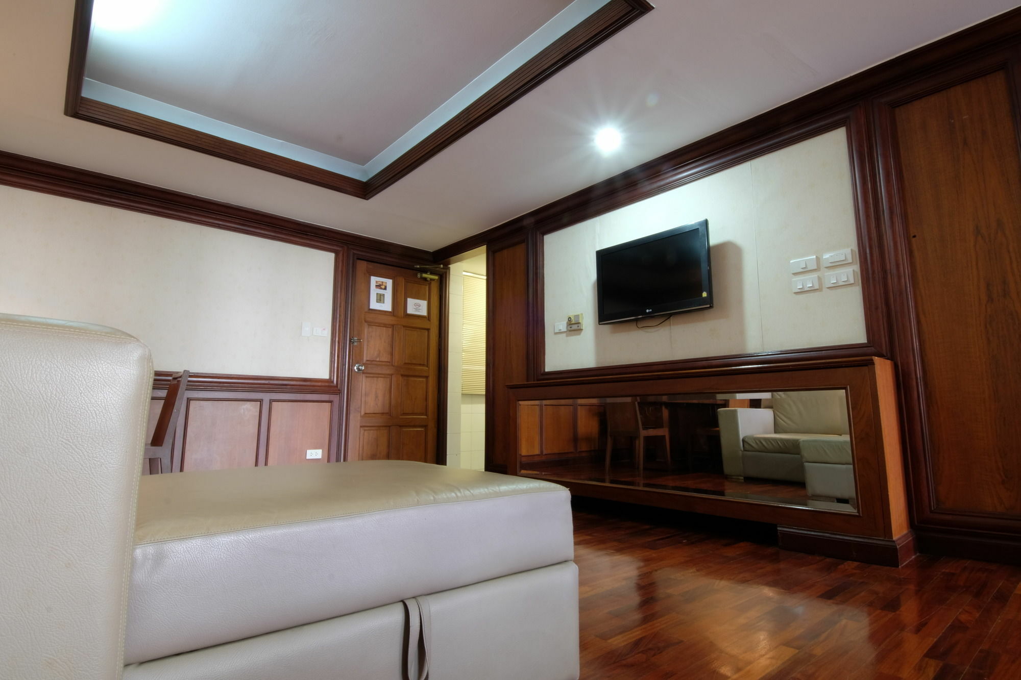 Alameda Suites Hotel Bangkok Buitenkant foto